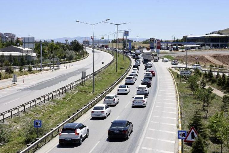 Kilit kavşak Kırıkkalede bayram trafiği devam ediyor