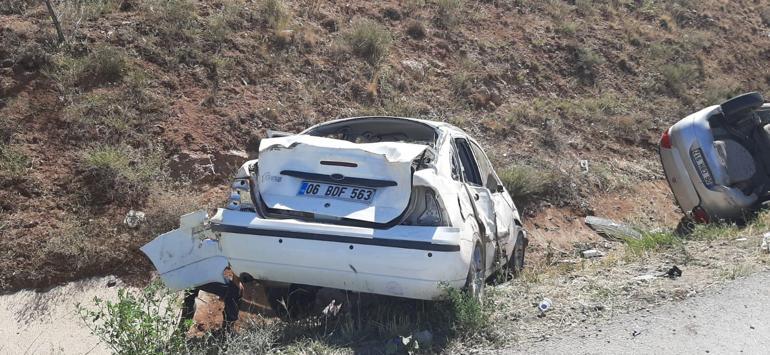 Çarpışan otomobiller su kanalına devrildi: 7 yaralı