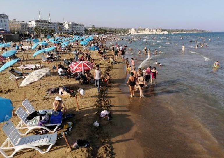 Kızkalesinde bayram yoğunluğu; plajlar doldu