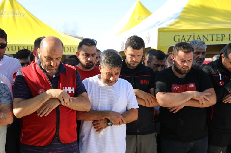 Togodaki kazada ölen İHH gönüllüsü Çerezoğlu, toprağa verildi