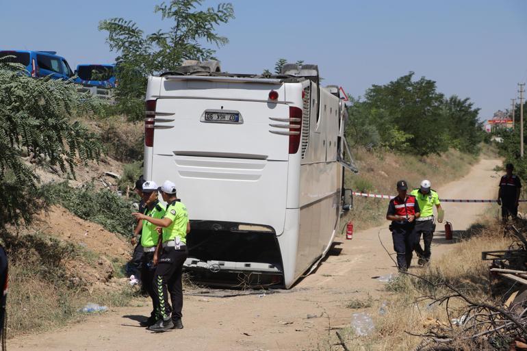 Denizlide tur otobüsü takla attı: 41 yaralı