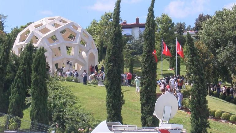 15 Temmuz Şehitler Anıtı’na ziyaretçi akını