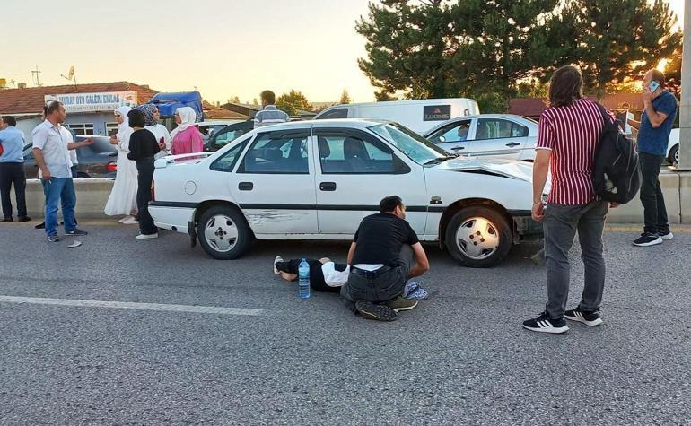 Yoldan geçerken otomobil çarpan Elif, yaşama tutunamadı