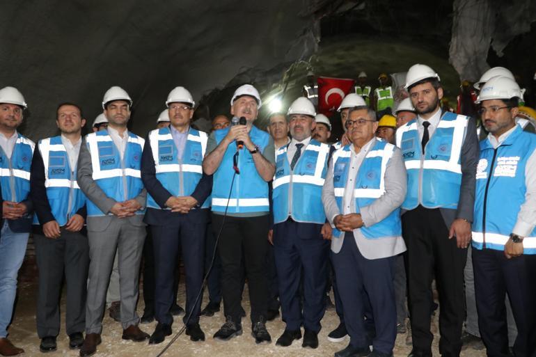 Bakan Karaismailoğlu: Ankara-Bursa ve Bursa-İstanbul arası YHT ile 2 saat 15 dakika olacak