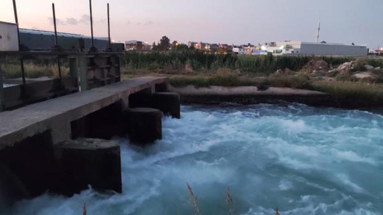 Adanada, serinlemek için girdiği sulama kanalında kayboldu