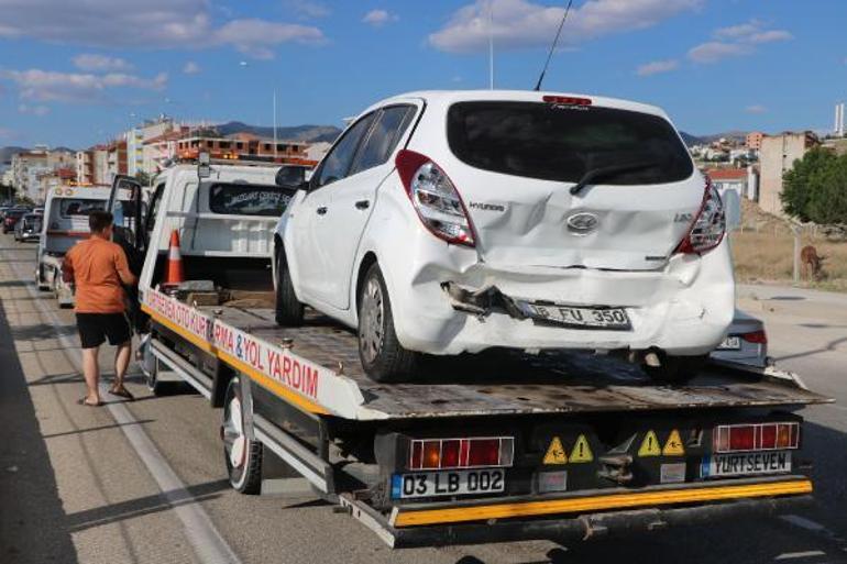 Afyonkarahisar- Antalya kara yolunda bayram dönüş trafiği