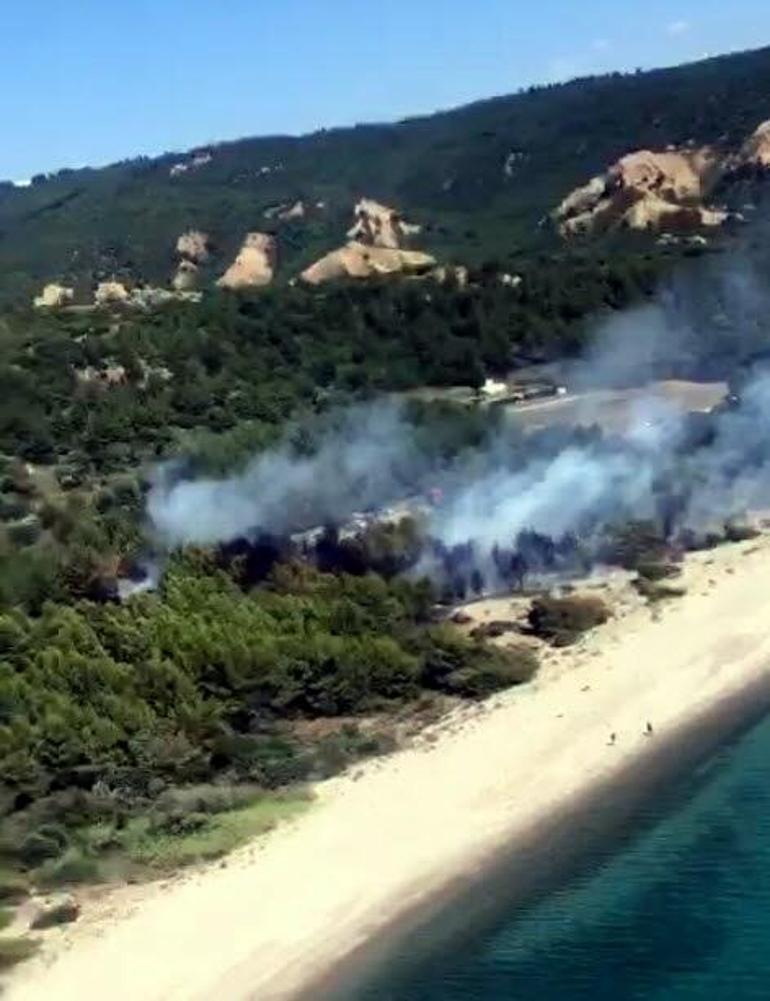 Çanakkalede Anzak Koyunda yangın; alevler ormana da sıçradı