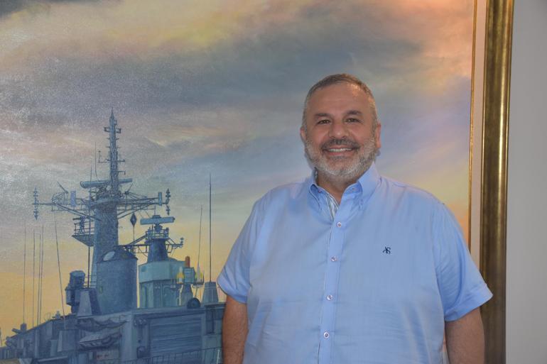 İzmirde sökülecek olan Nae Sao Paulo isimli uçak geminin asbest tehlikesi tartışma yarattı