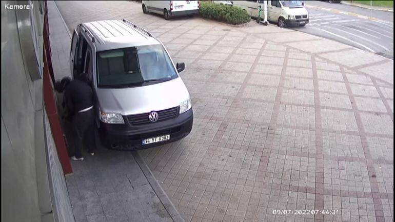 Zeytinburnunda tekstil dükkanından 200 bin liralık kumaş çalındı