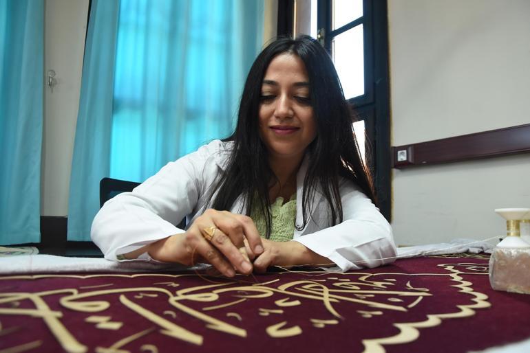 İşitme engelli Ayşenin el emeği puşideleri, türbeleri süslüyor