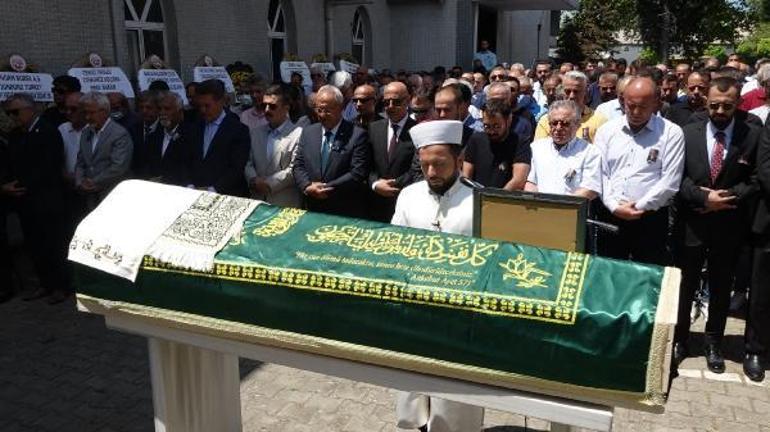 Kazada hayatını kaybeden DSP Genel Başkan Yardımcısı Hüseyin Kul, toprağa verildi