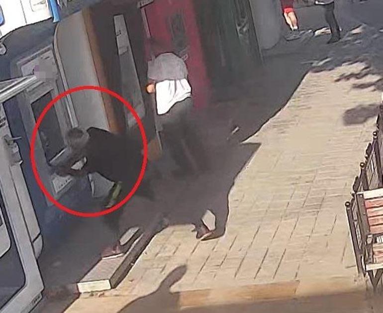 Yalovada ATM’lere çekiçli saldırı kamerada