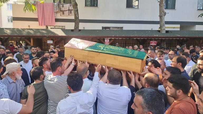 Babasının kullandığı midibüsün altında kalan 5 yaşındaki Ebrar öldü