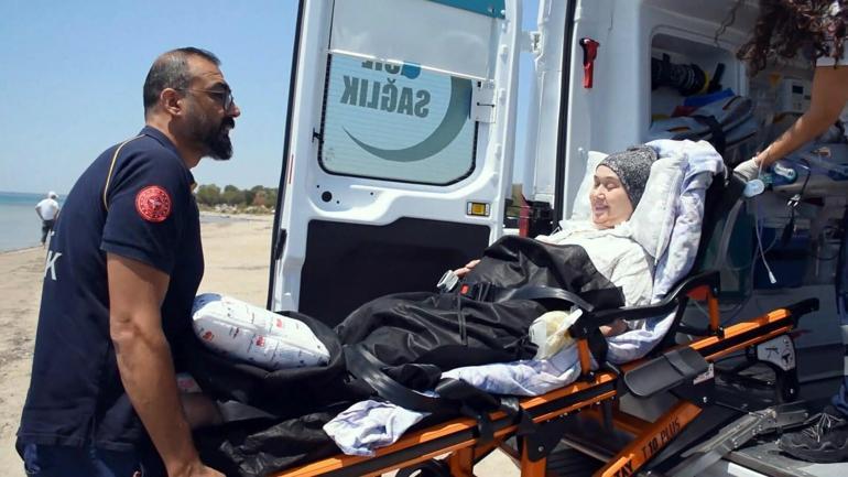 Evinden çıkamayan hastanın deniz kenarı isteği ambulansla yerine getirildi