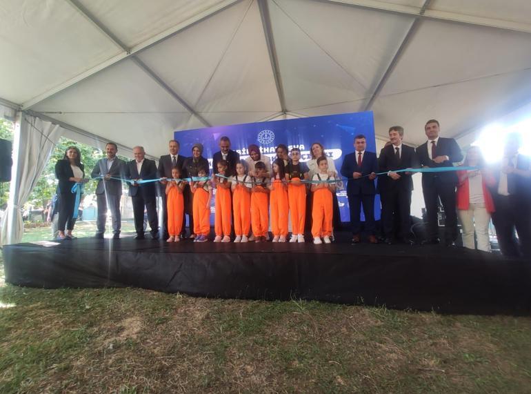 Milli Eğitim Bakanı Özer, Çatalca Arif Nihat Asya Köy Yaşam Merkezinin açılışına katıldı