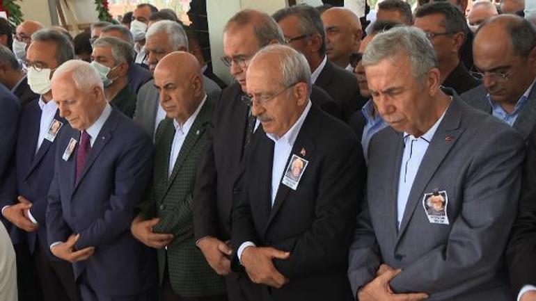 Kılıçdaroğlu, CHP Sözcüsü Öztrakın annesinin cenazesine katıldı