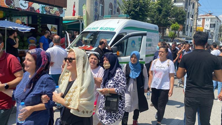 Alev alan otomobilde ölen Ömerin babası: Hediyeni beklerken cenazen geldi