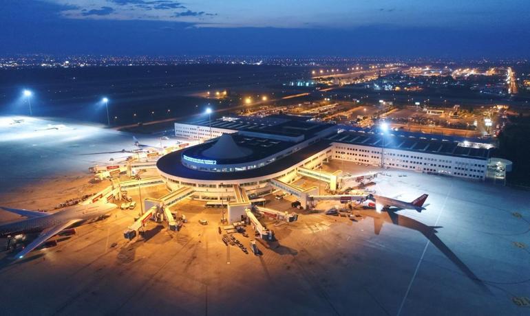 Bakan Karaismailoğlu: İstanbul Havalimanında check-in süresi sadece 1 dakika