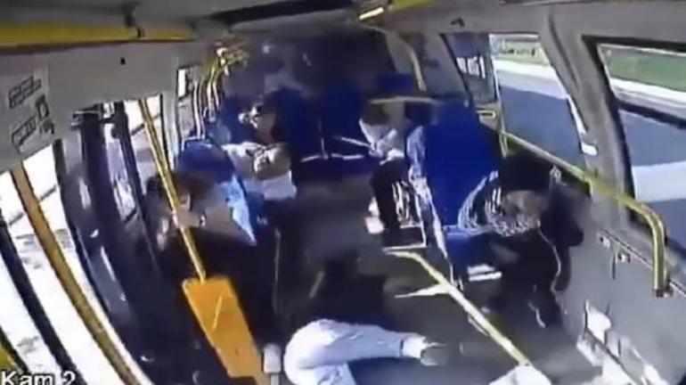 Pendikte İETT otobüsünün çarptığı minibüste korku dolu anlar kamerada