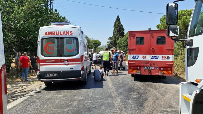 İzmirde hafif ticari araçlar çarpıştı: 1 ölü, 9 yaralı
