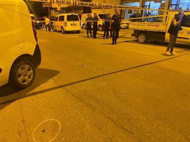Şanlıurfada silahlı kavga; yoldan geçen anne ve 2 çocuğu saçmalarla yaralandı