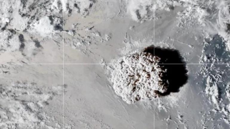 NASA: Tonga’daki yanardağ stratosfere eşi görülmemiş miktarda su buharı püskürttü