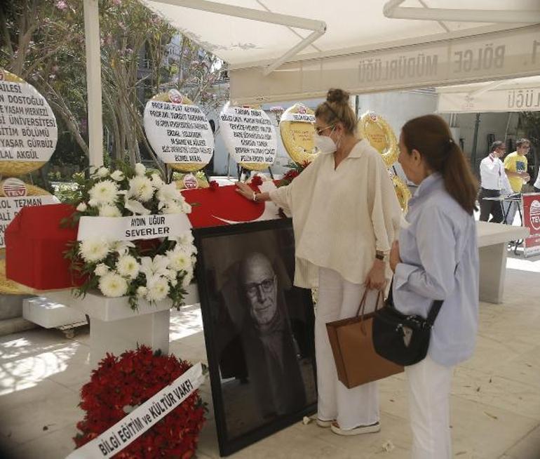 TESEV Başkanı Aydın Uğur son yolculuğuna uğurlandı