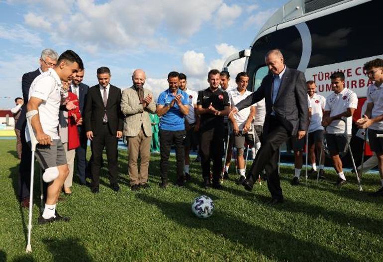 Cumhurbaşkanı Recep Tayyip Erdoğan, Ampute Futbol Takımını ziyaret etti