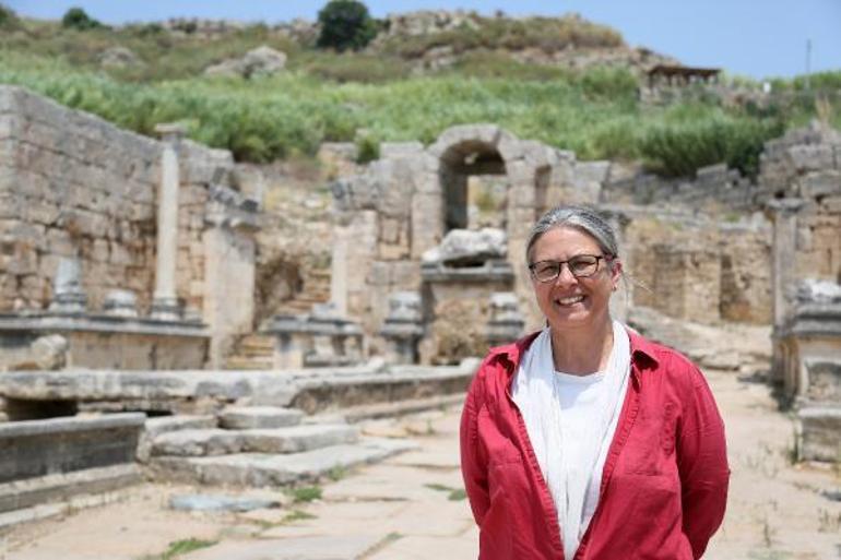 Antik çeşmeden 1800 yıl sonra su aktı