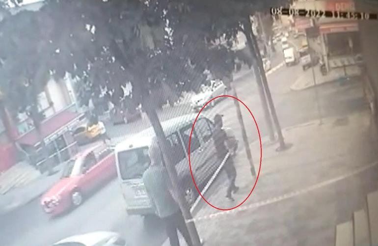 Bağcılarda tadilat yapılan balkonun çökme anı kamerada : 1 ölü