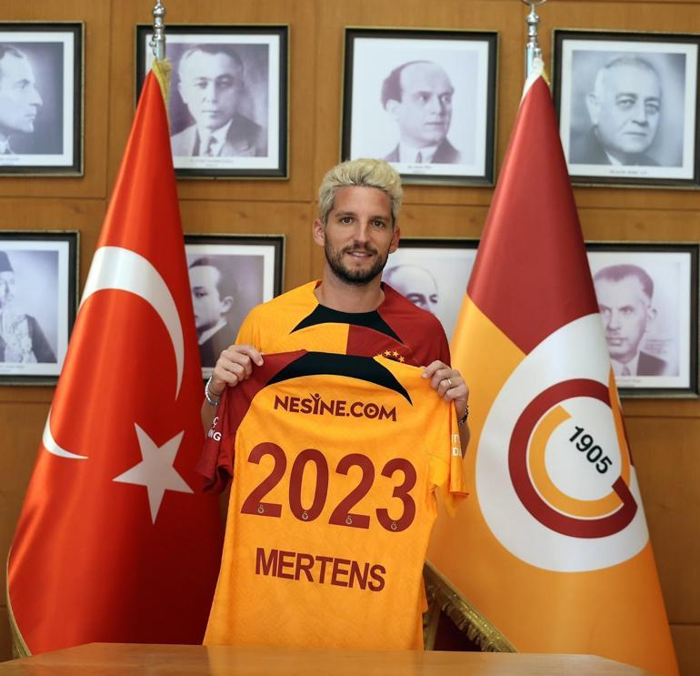 Galatasaray, Mertens ile 1+1 yıllık sözleşme imzaladı