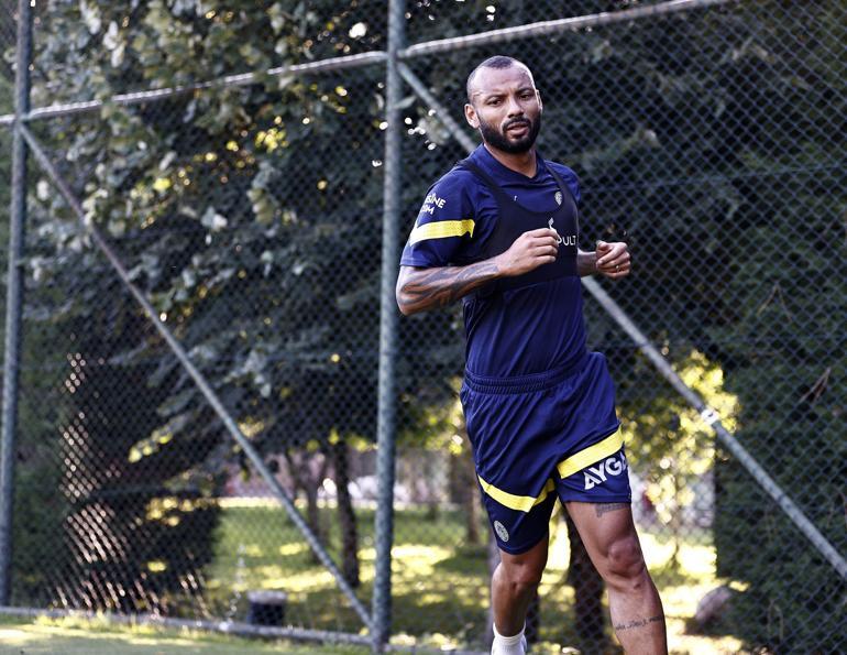 Fenerbahçe, Slovacko hazırlıklarına başladı
