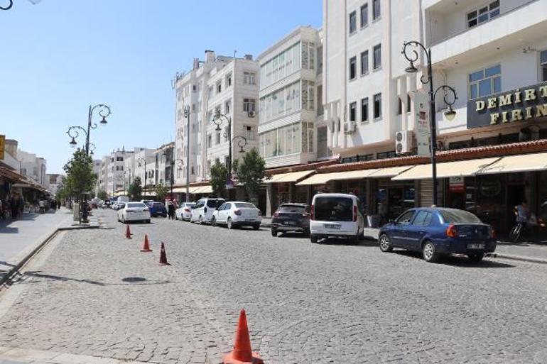 Diyarbakırda sıcak nedeniyle cadde ve sokaklar boş kaldı