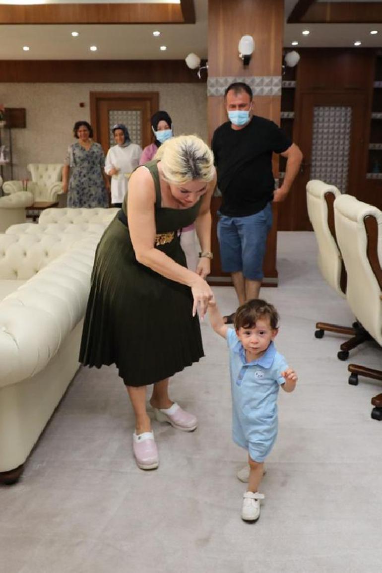 Rektör Özkan, 2 yaşındaki Ömer Özkan ile bir araya geldi