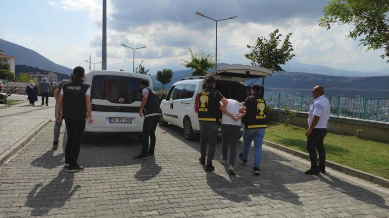 Bursada araçta 1,5 kilo uyuşturucu ele geçirildi: 2 gözaltı
