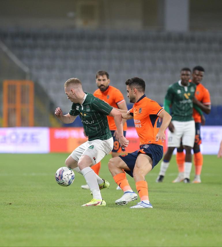 Başakşehir, UEFA Konferans Ligi’nde play-off turuna yükseldi