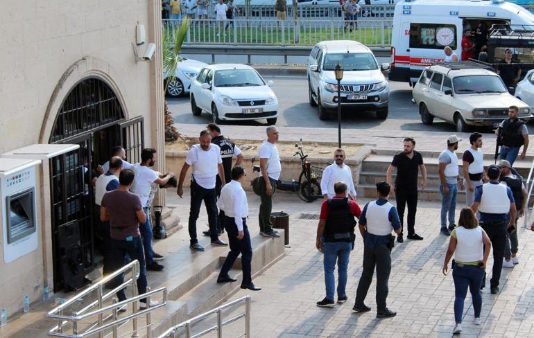 Antalyada banka müdürünü şubede rehin alan kişi 2 saatte teslim oldu