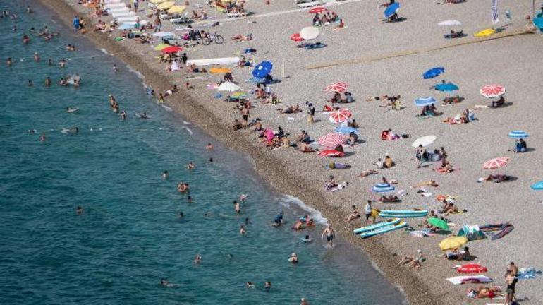 Antalyada deniz suyu sıcaklığı, hava sıcaklığını geçti