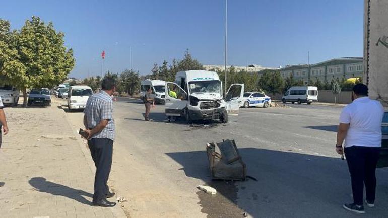 Gaziantepte işçi servisi, TIRa çarptı: 6 yaralı