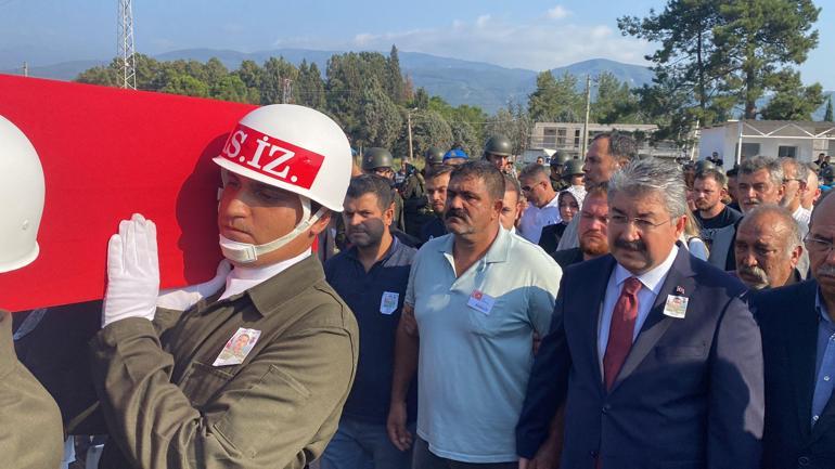 Şehit Sözleşmeli Er Atakan Çakır, son yolculuğuna uğurlandı