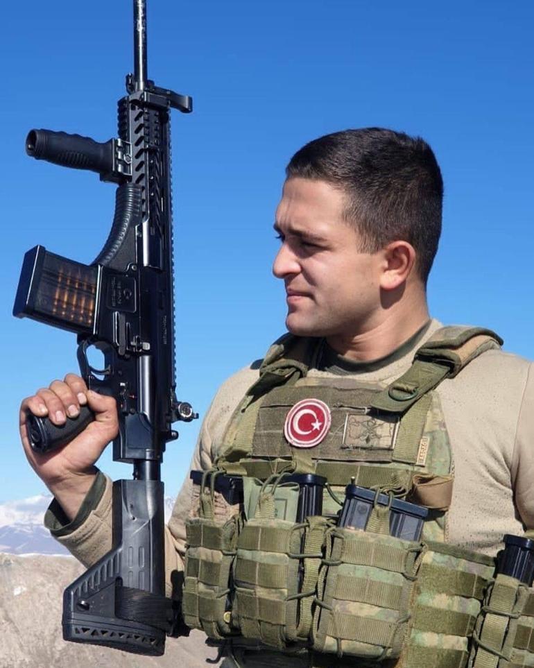 Şehit Sözleşmeli Er Atakan Çakır, son yolculuğuna uğurlandı