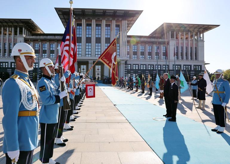 Cumhurbaşkanı Erdoğan, Malezya Kralı Sultan Şahı resmi törenle karşıladı