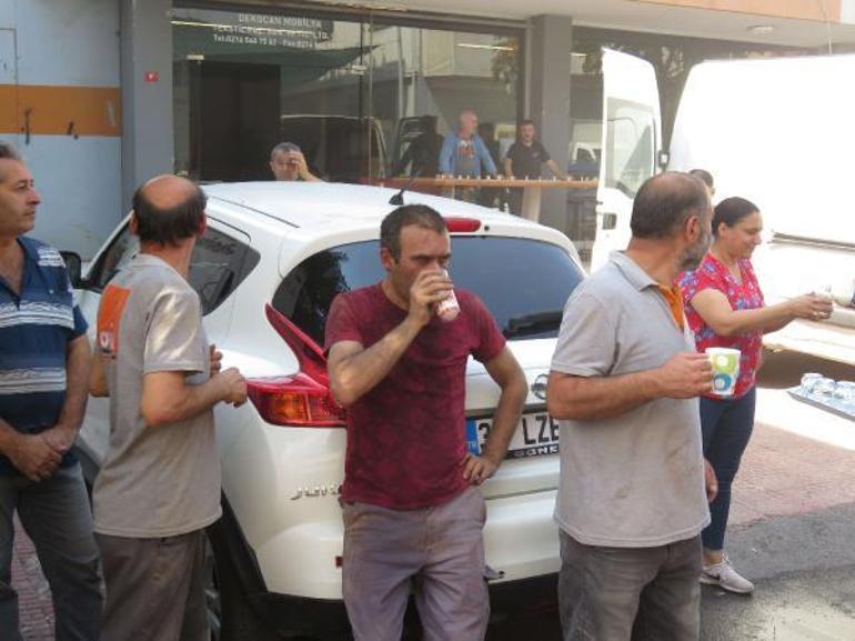 Mobilya imalathanesinde çıkan yangında esnaf  çalışanlara ayran ikram etti