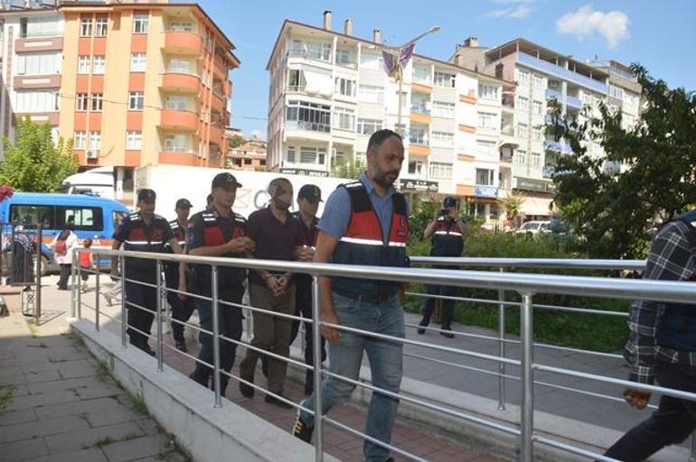 Tartıştığı Gülteni, bıçaklayarak öldürüp, otomobili cesediyle yakmış