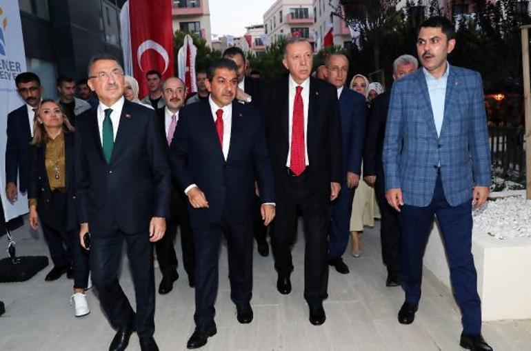 Cumhurbaşkanı Erdoğan, kentsel dönüşüm projesinde hak sahibi ailenin evine misafir oldu