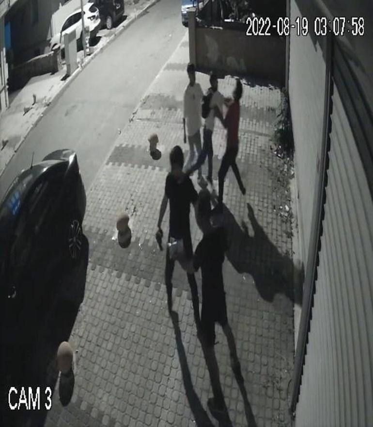 Sancaktepede eli silahlı ve bıçaklı 3 kişi işyeri bastı