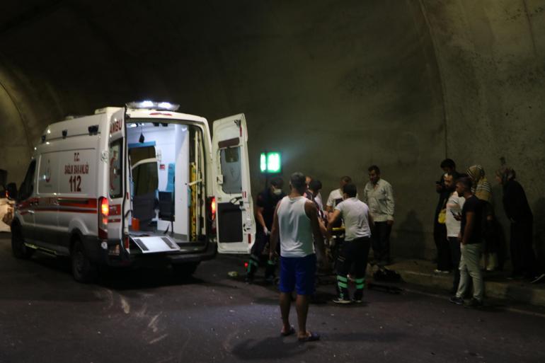 Tünelde takla atan otomobilden fırlayan sürücü hayatını kaybetti