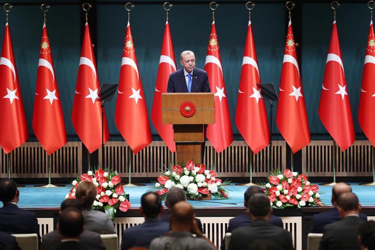 Cumhurbaşkanı Erdoğan: Enflasyonun olumsuz etkilerini bertaraf etmeye çalışırken, düşürecek tedbirleri de alıyoruz
