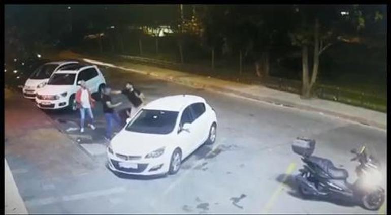 Kadıköyde çevreyi rahatsız edenleri yumruklarla yere seren motosikletli konuştu