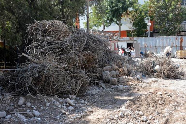 Dünyanın en saçma binasının geciken yıkımına para cezası